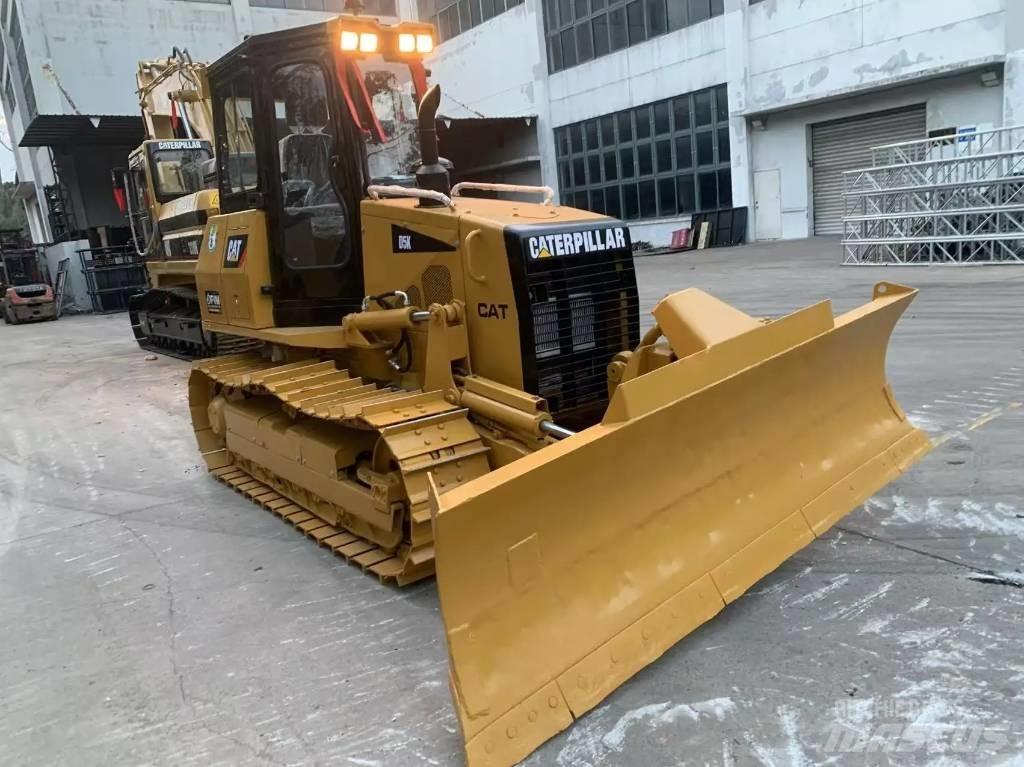 CAT D 5 K Pásové dozéry
