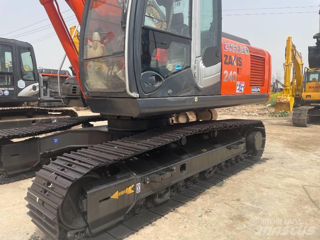 Hitachi ZX 240 Pásové rýpadlá