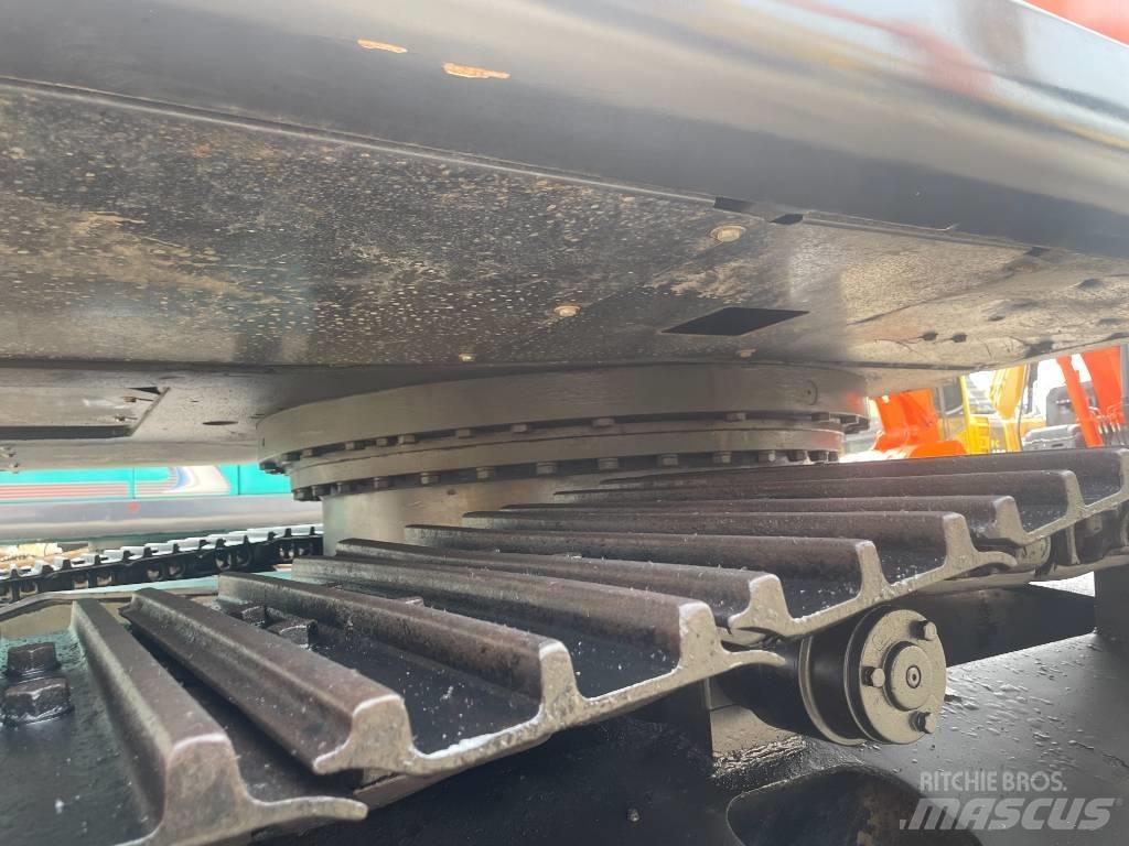 Hitachi ZX 240 Pásové rýpadlá