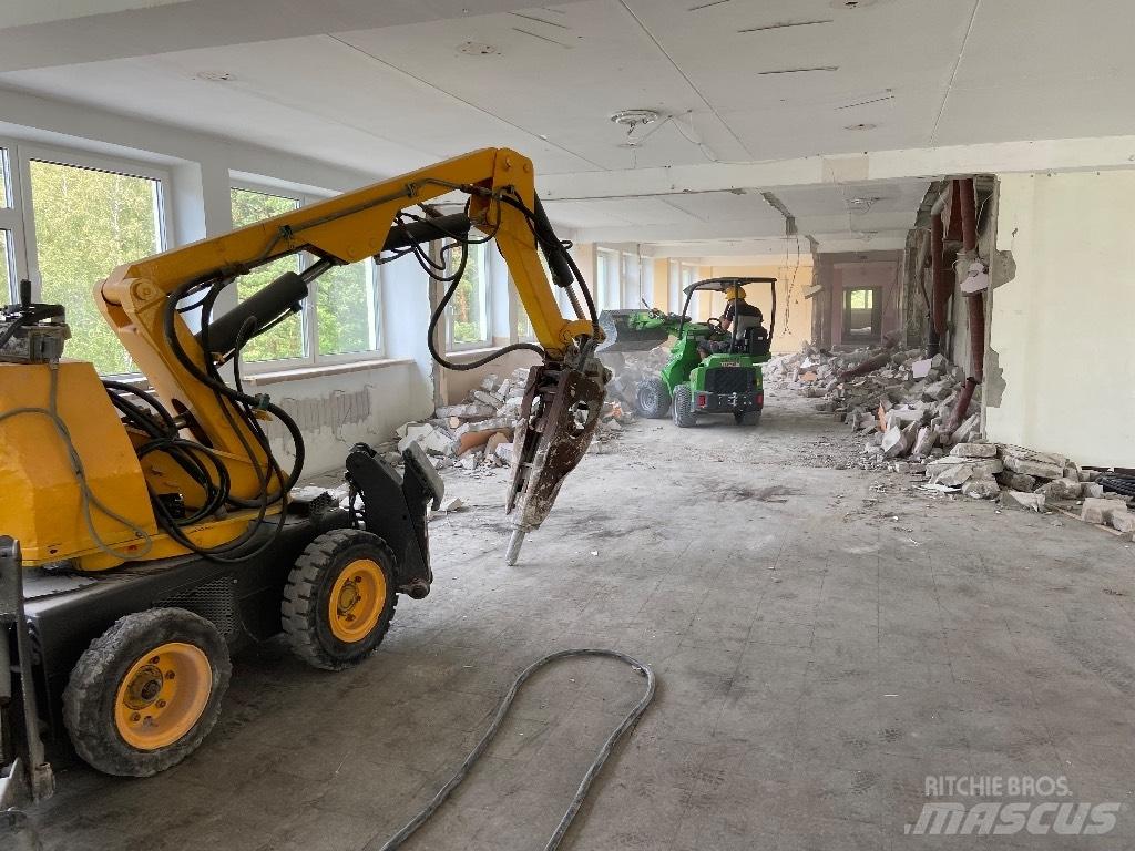 Brokk 250 Demolačné rýpadlá