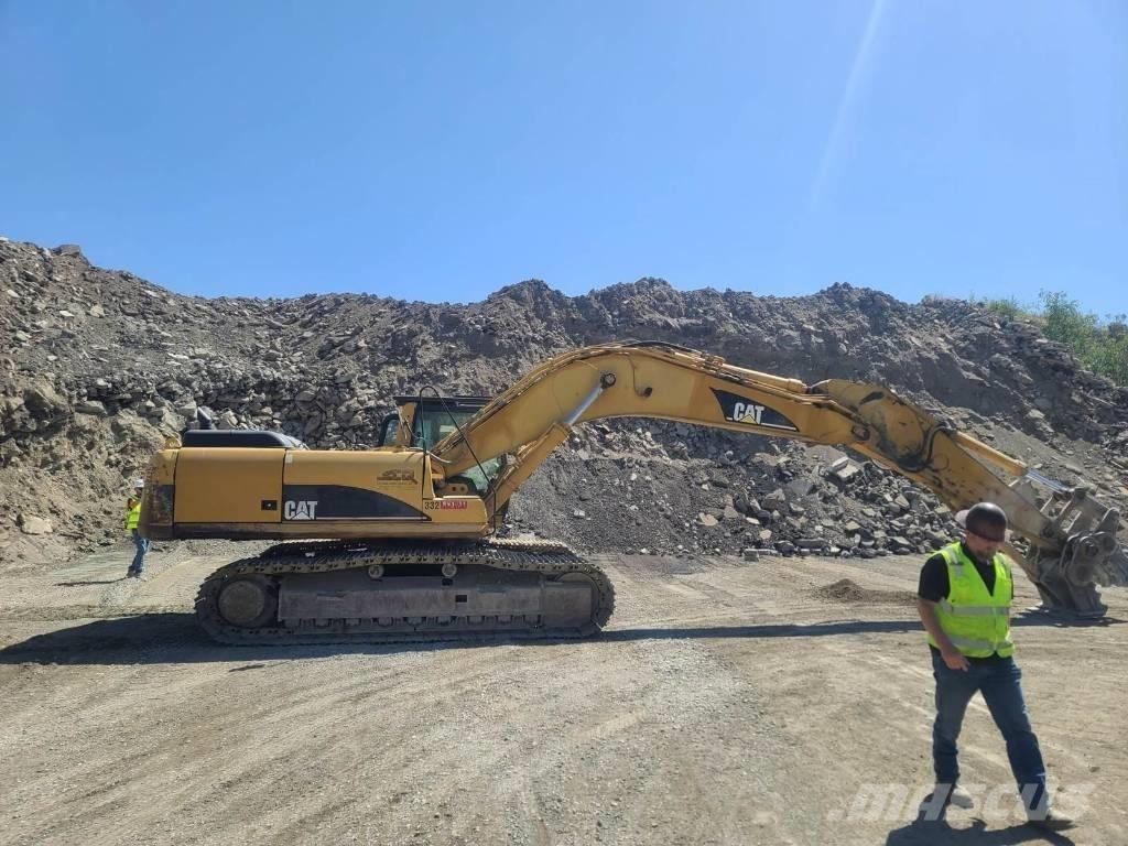 CAT 330 CL Pásové rýpadlá