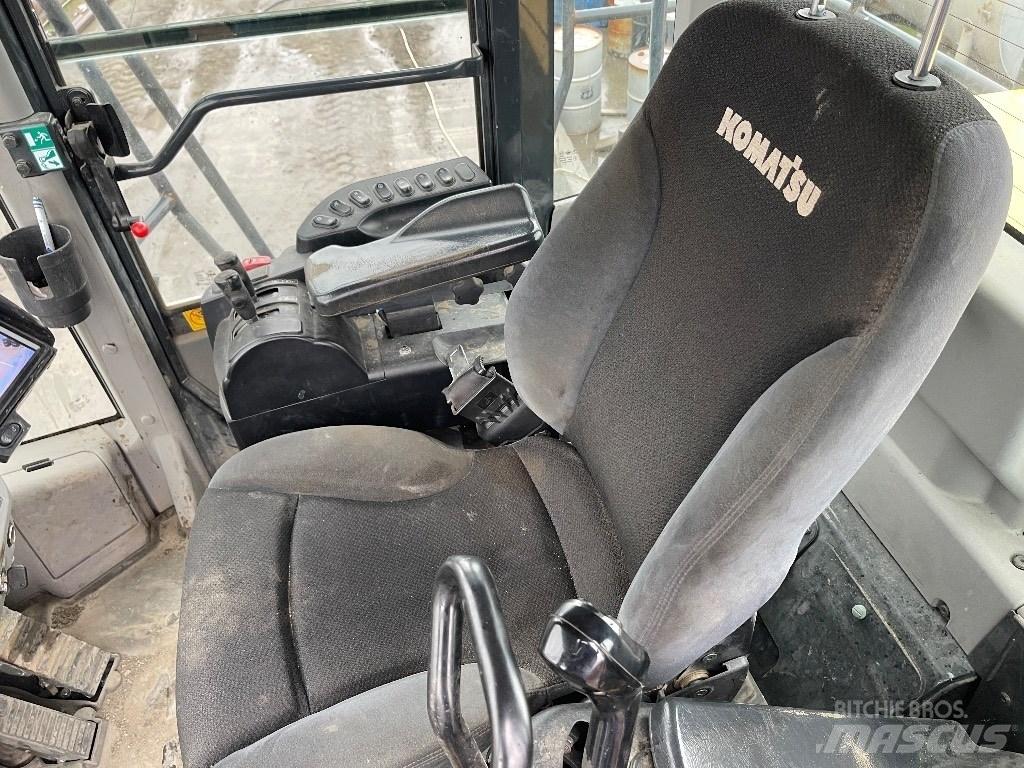 Komatsu WA500-8 Kolesové nakladače