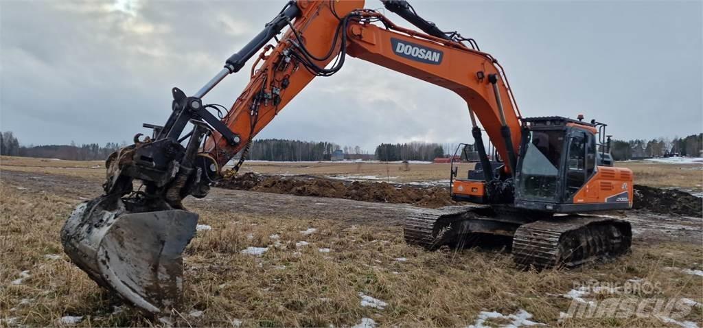 Doosan DX300 LC-5 Pásové rýpadlá