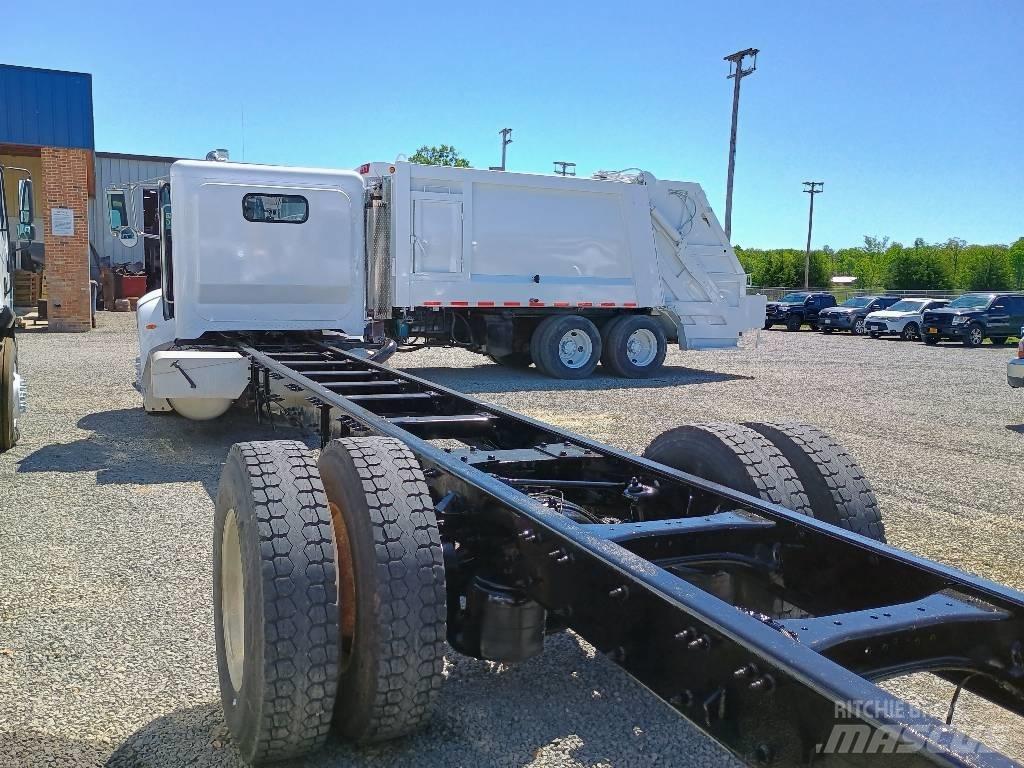 Peterbilt 335 Smetiarske vozidlá