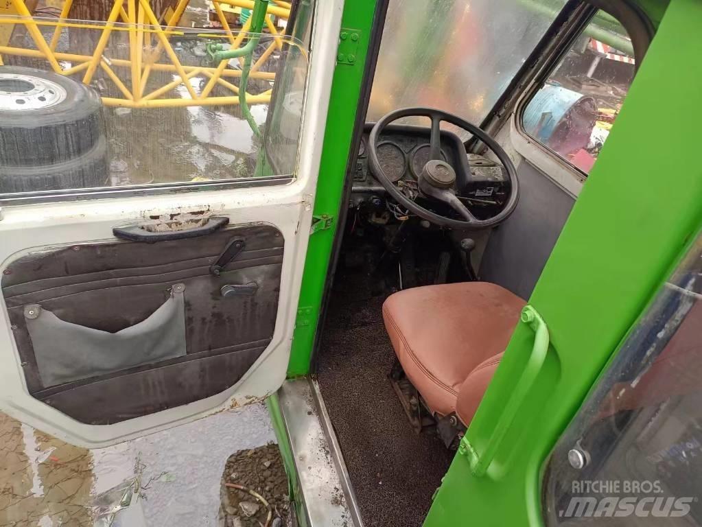 Kato NK 250 Univerzálne terénne žeriavy