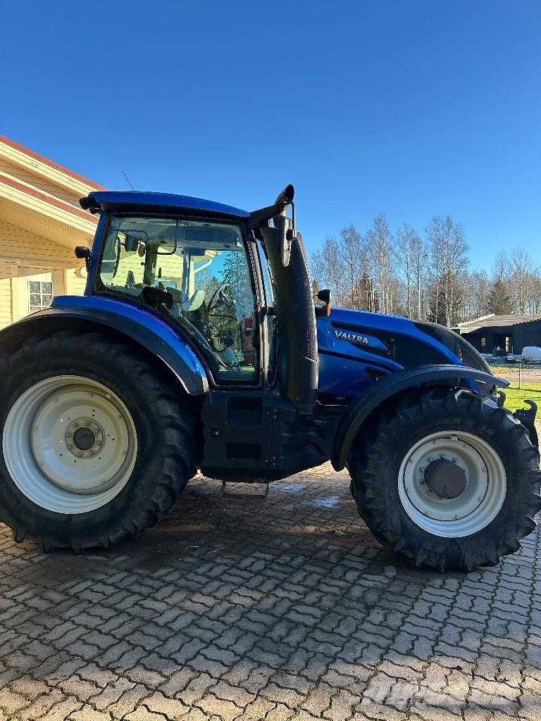 Valtra T234 VERSU Traktory