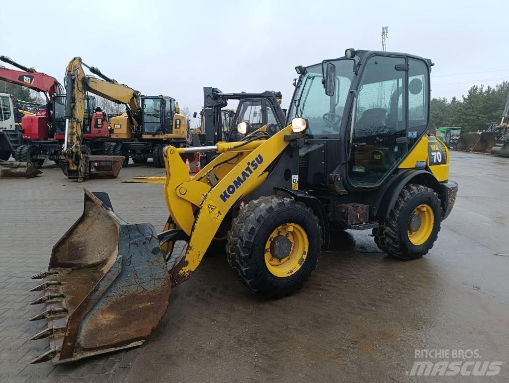 Komatsu WA70-7 Kolesové nakladače