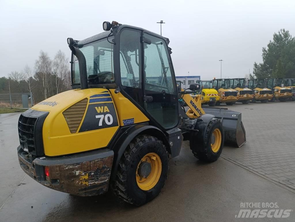 Komatsu WA70-7 Kolesové nakladače