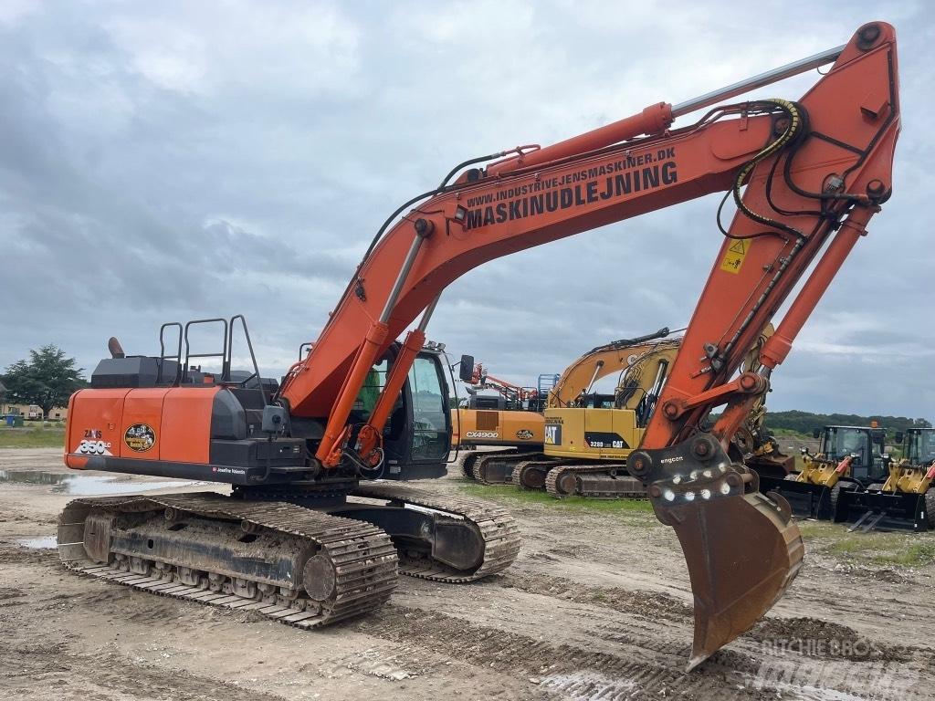 Hitachi ZX 350 LC-6 Pásové rýpadlá