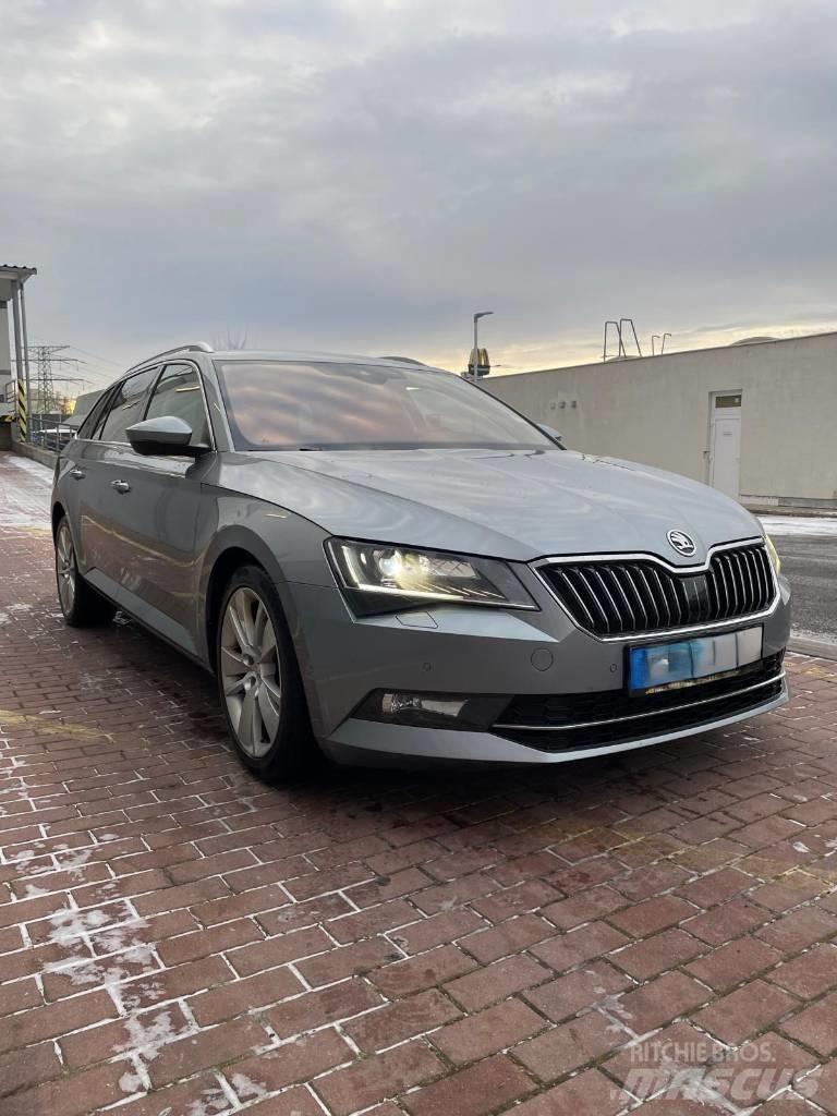 Skoda Superb Automobily