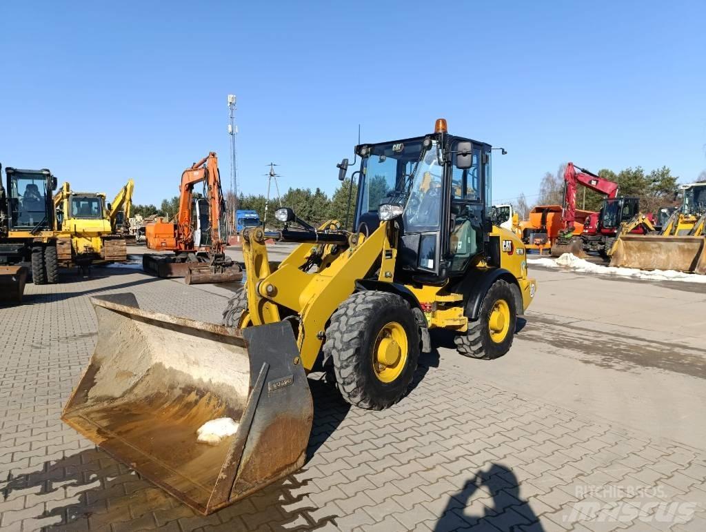 CAT 907 M Kolesové nakladače