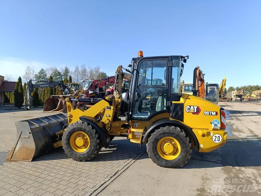 CAT 907 M Kolesové nakladače