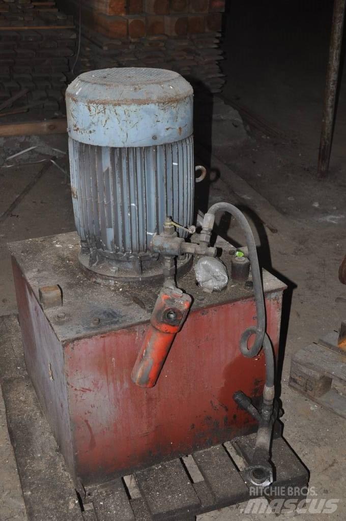  Pompa hydrauliczna Lesníctvo - ostatné