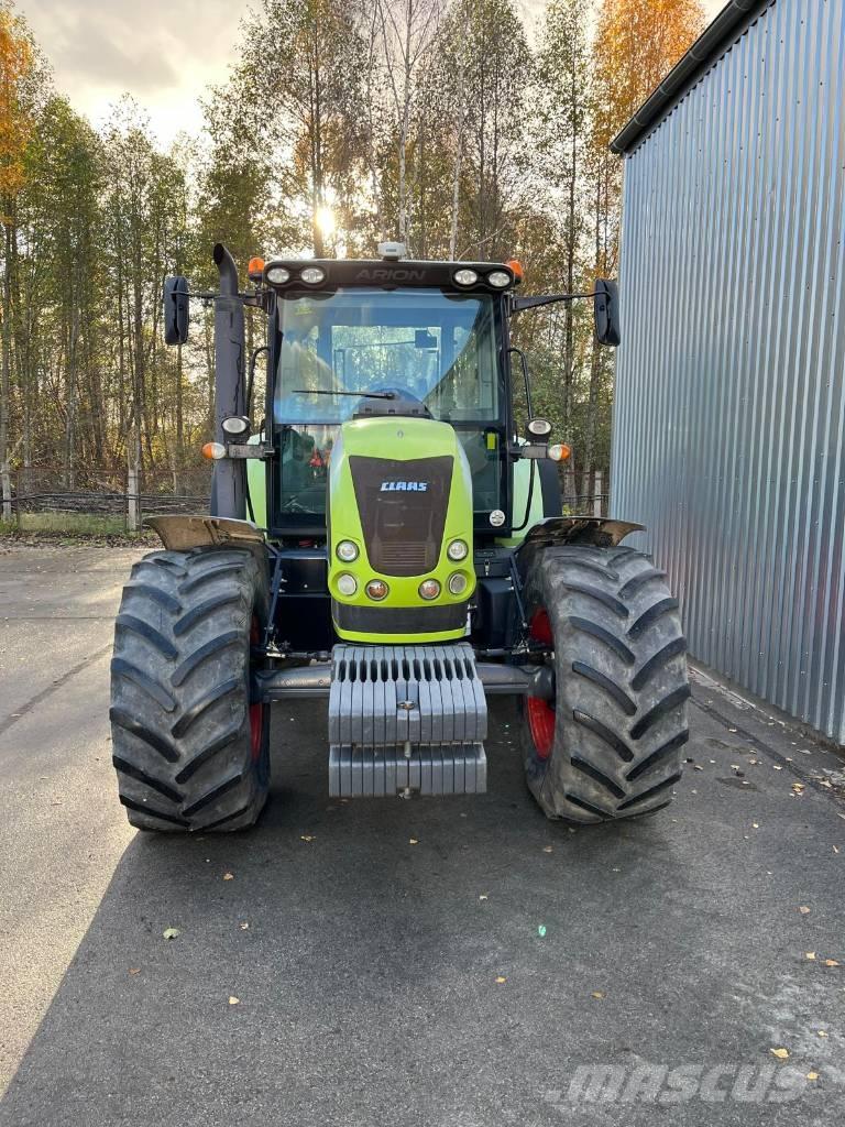 CLAAS Arion 640 CIS Traktory