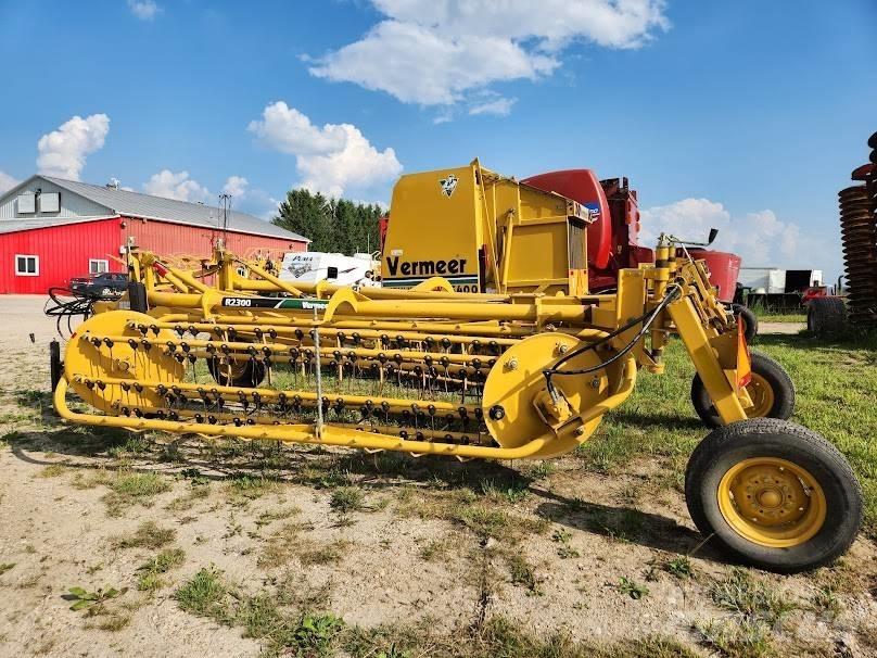 Vermeer R2300 Obracače a zhrabovače sena