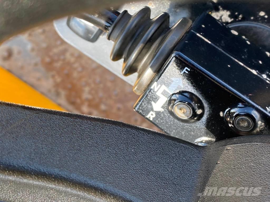 JCB 3 T-2 Stavebné sklápače