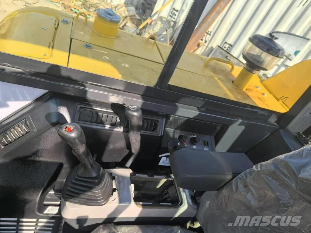 Komatsu PC 58 Pásové rýpadlá