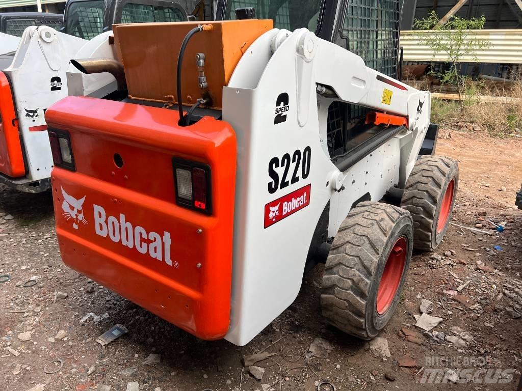 Bobcat S220 Šmykom riadené nakladače