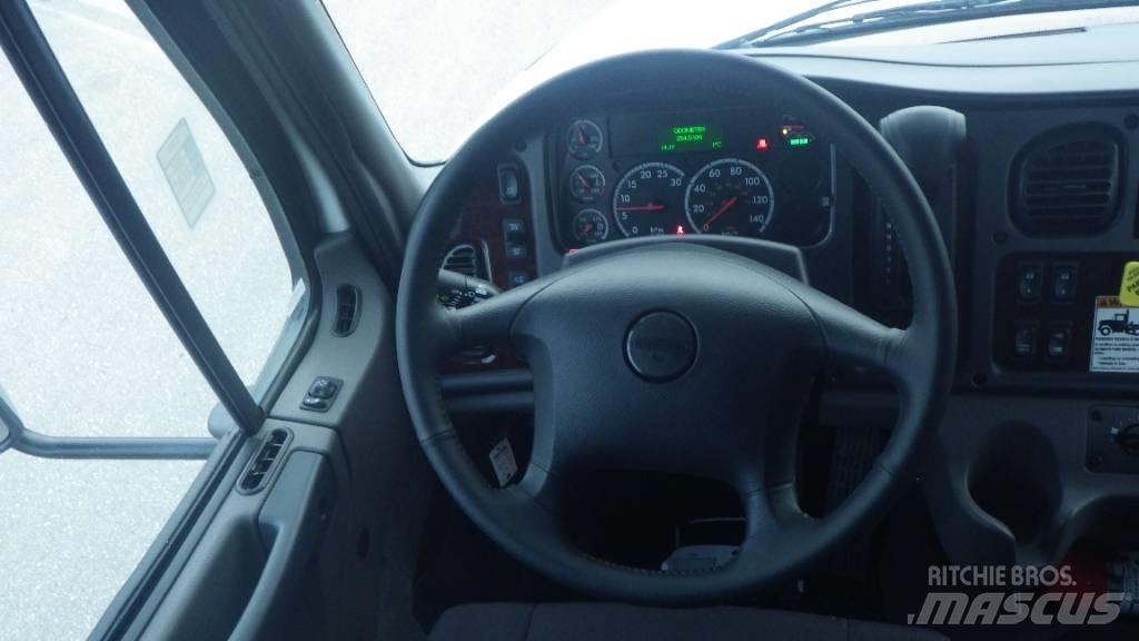 Freightliner M2 106 Nákladné vozidlá bez nadstavby