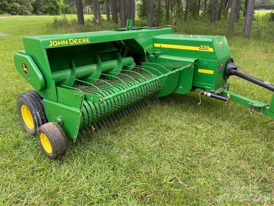 John Deere 338 Baler Lisy na hranaté balíky