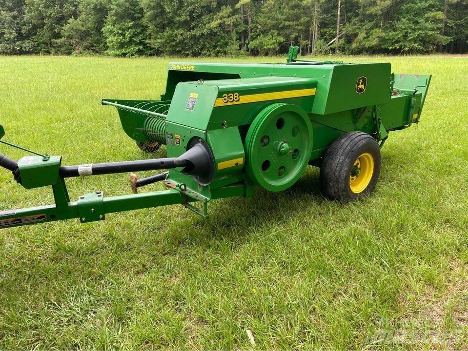 John Deere 338 Baler Lisy na hranaté balíky