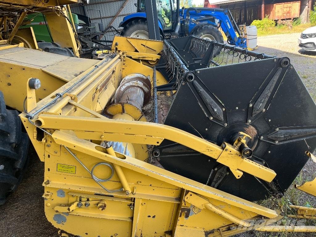 New Holland 8030 Kombinované zberacie stroje