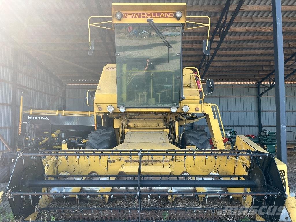 New Holland 8030 Kombinované zberacie stroje