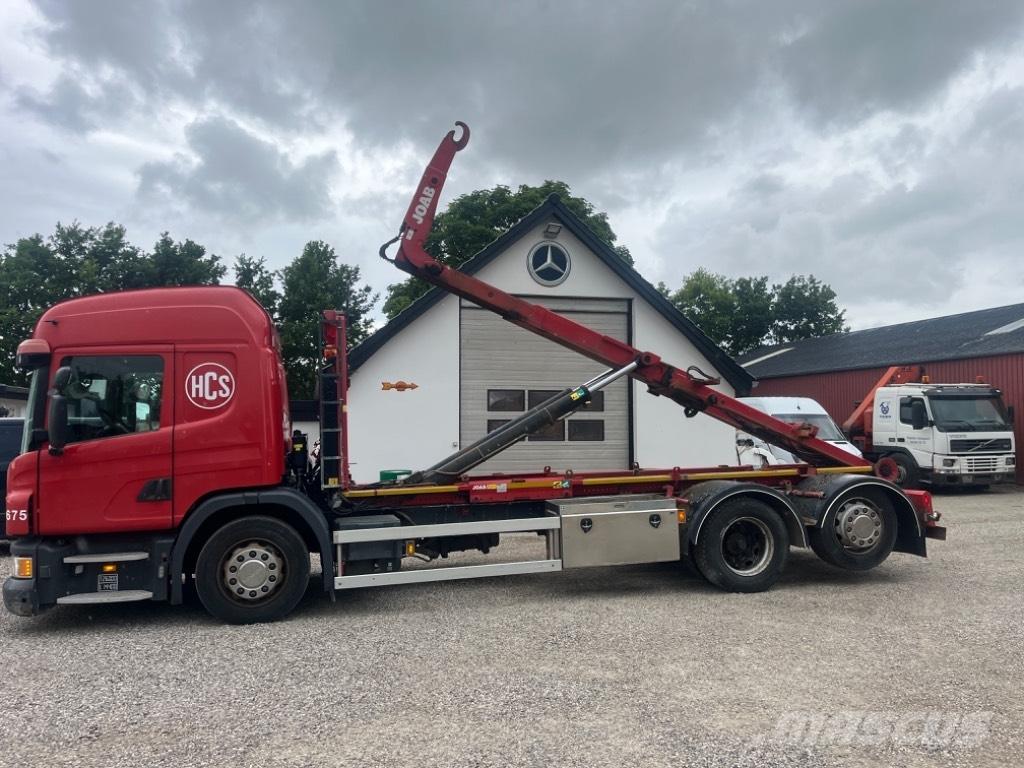 Scania P 320 Hákový nosič kontajnerov