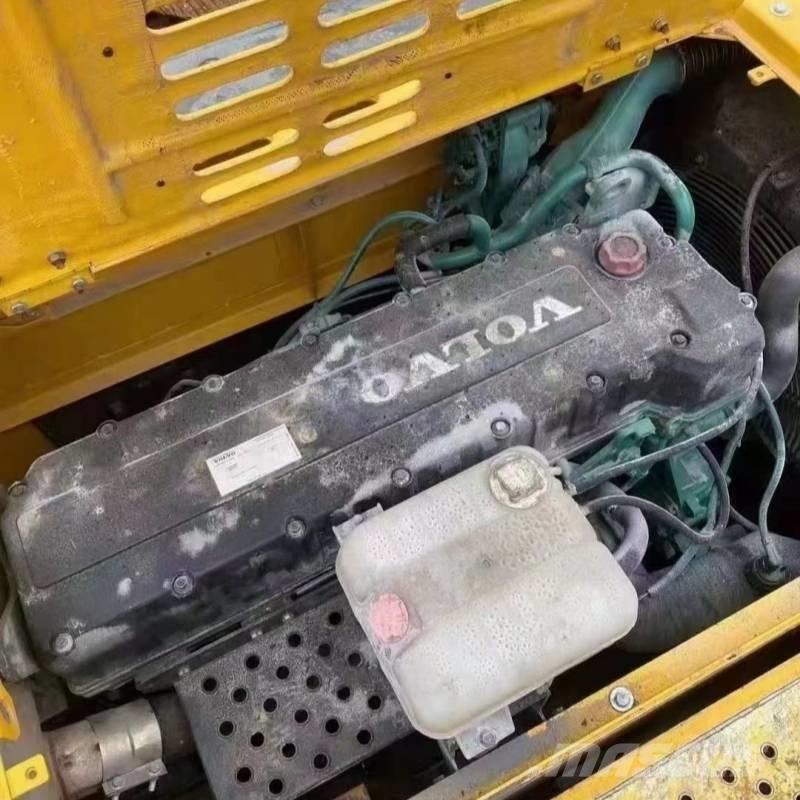 Volvo EC 360 Pásové rýpadlá