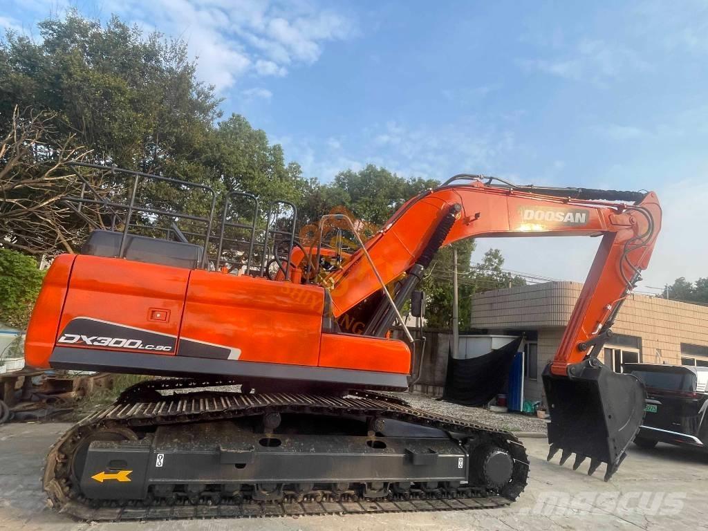 Doosan 300LC Pásové rýpadlá