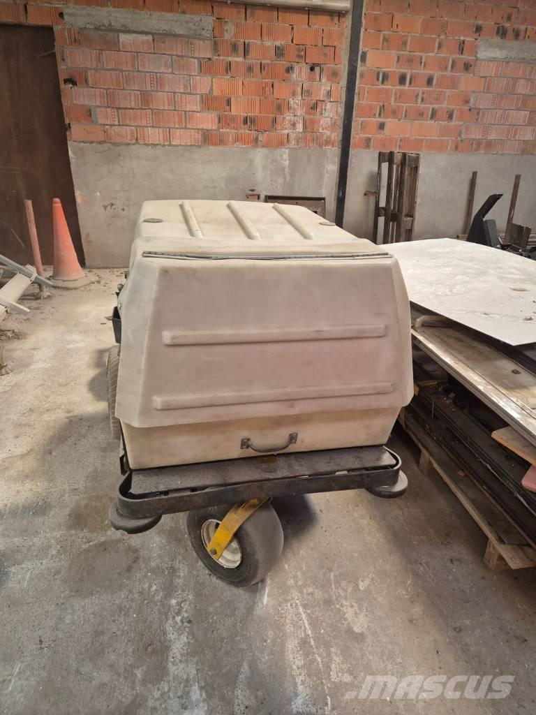 Walker Maaier Kosačky s nulovým polomerom otáčania