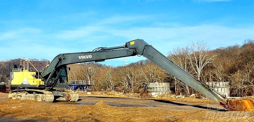 Volvo EC300ELR Pásové rýpadlá