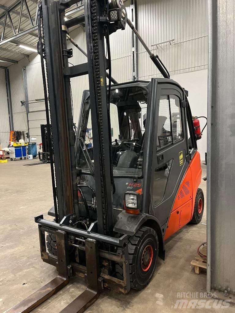 Linde H25D-02 Dieselové vozíky