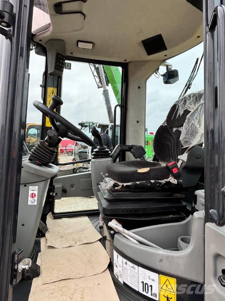 Yanmar V 120 Kolesové nakladače
