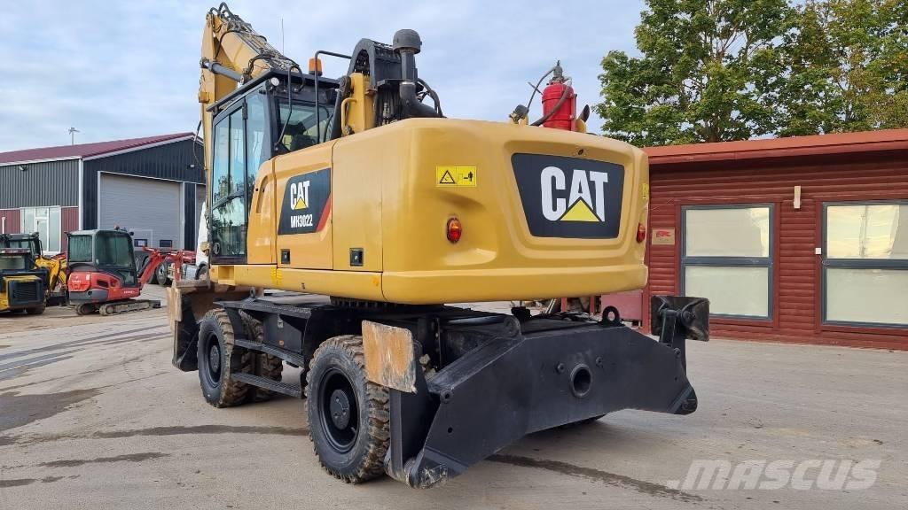 CAT MH 3022 Stroje pre manipuláciu s odpadom