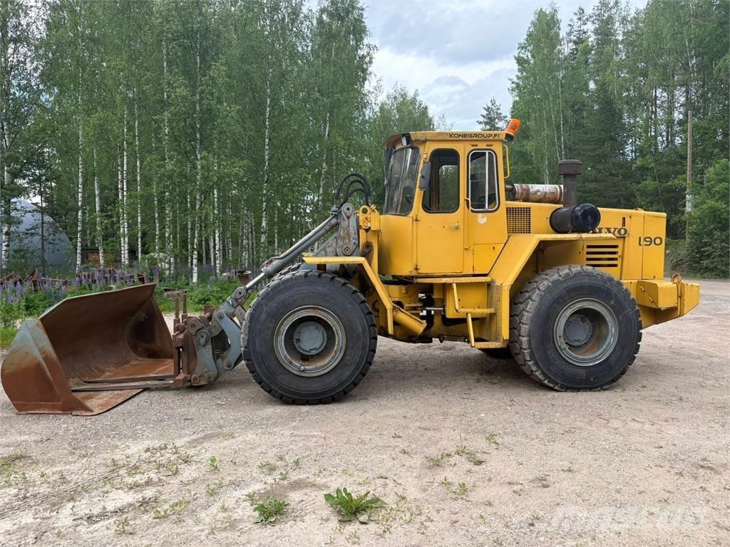 Volvo BM L90 5.5. Kolesové nakladače