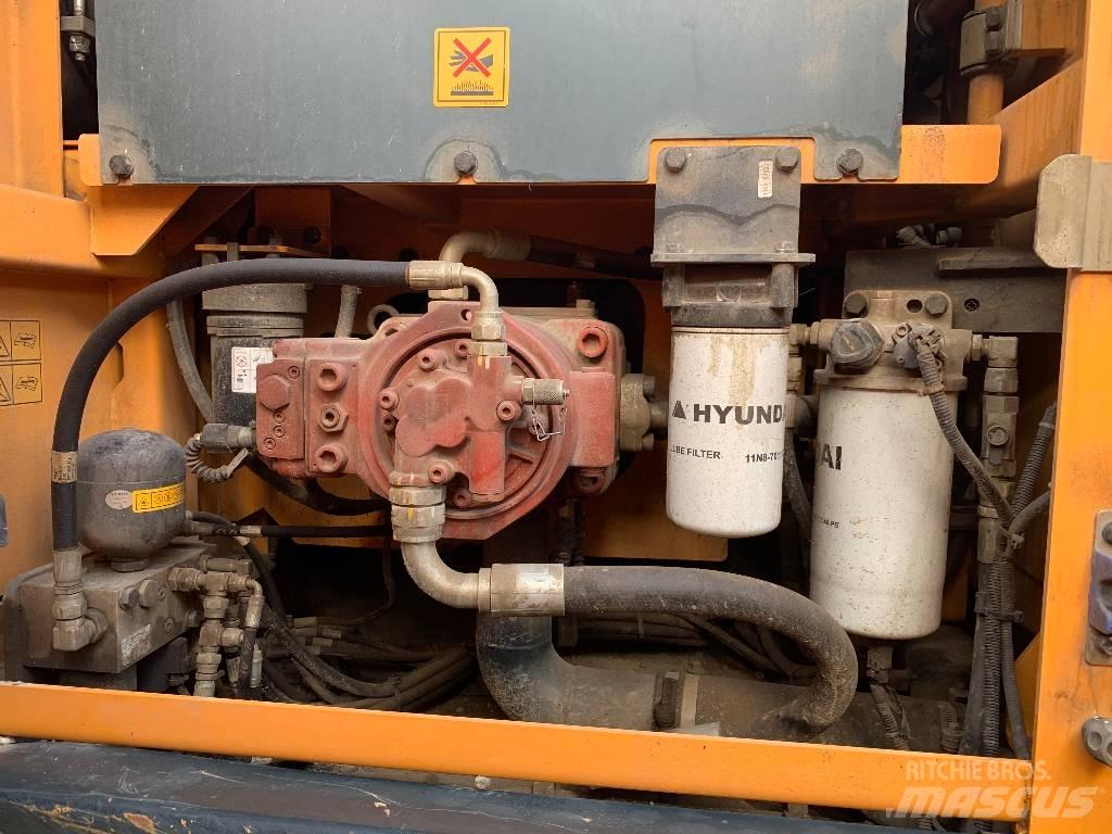 Hyundai HX220A L Pásové rýpadlá