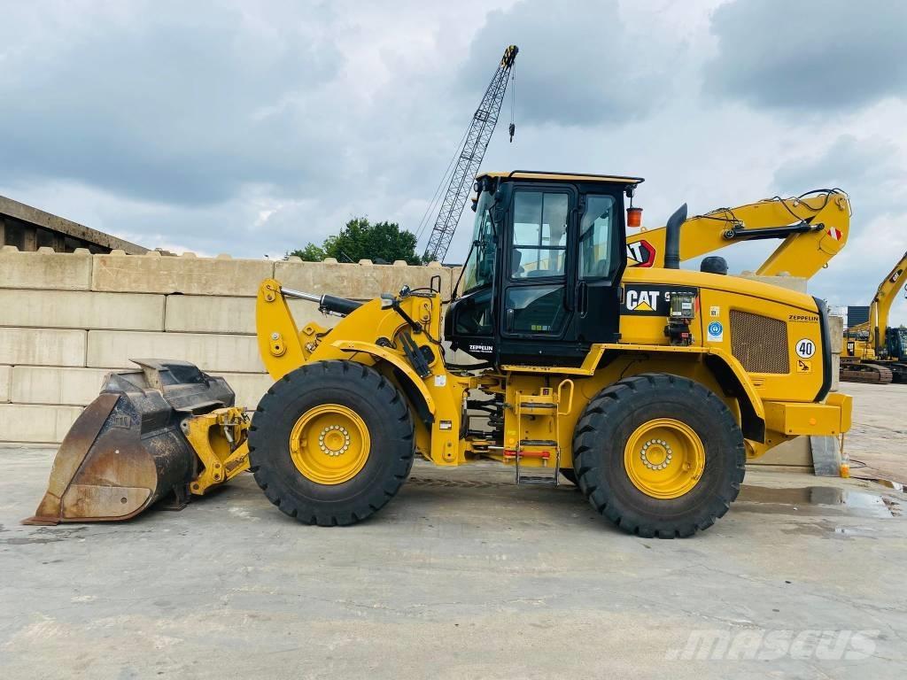 CAT 926m Kolesové nakladače