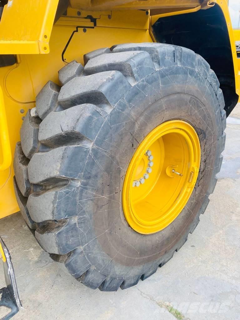 CAT 926m Kolesové nakladače