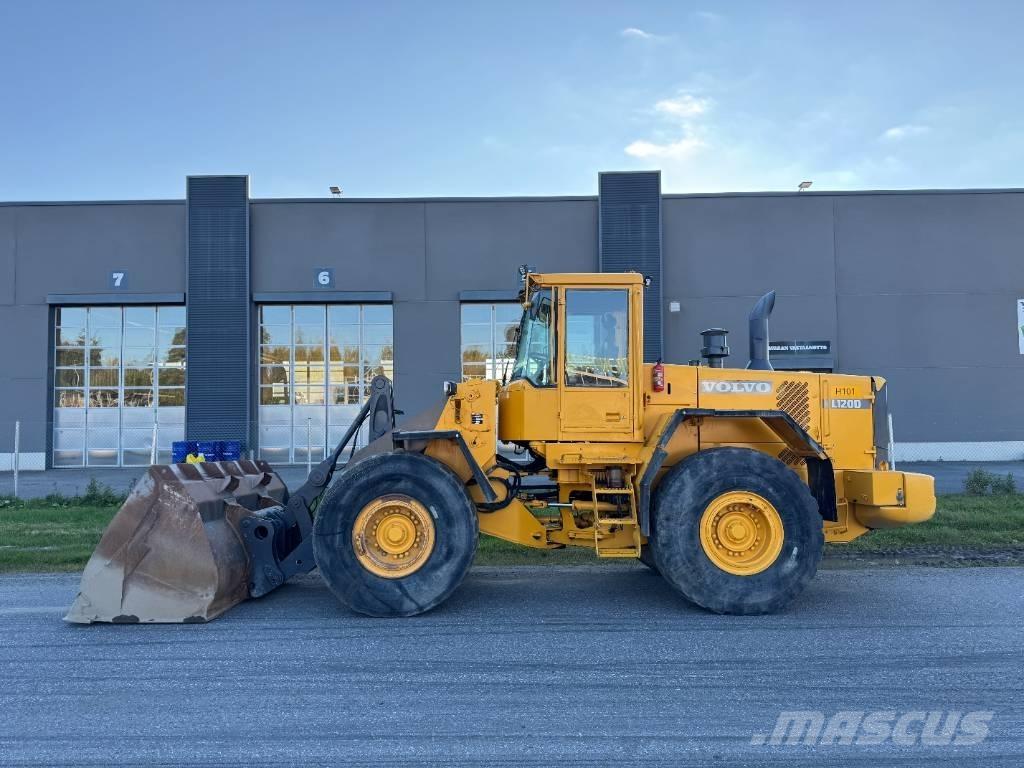 Volvo L 120 D Kolesové nakladače
