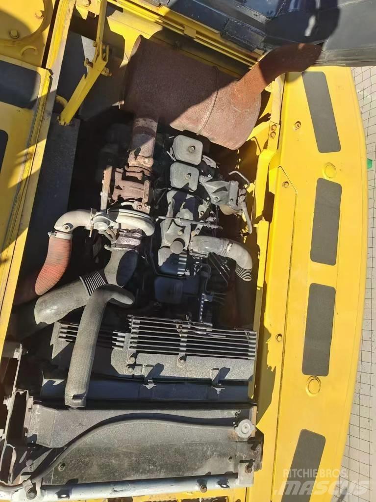 Komatsu PC 220 Pásové rýpadlá