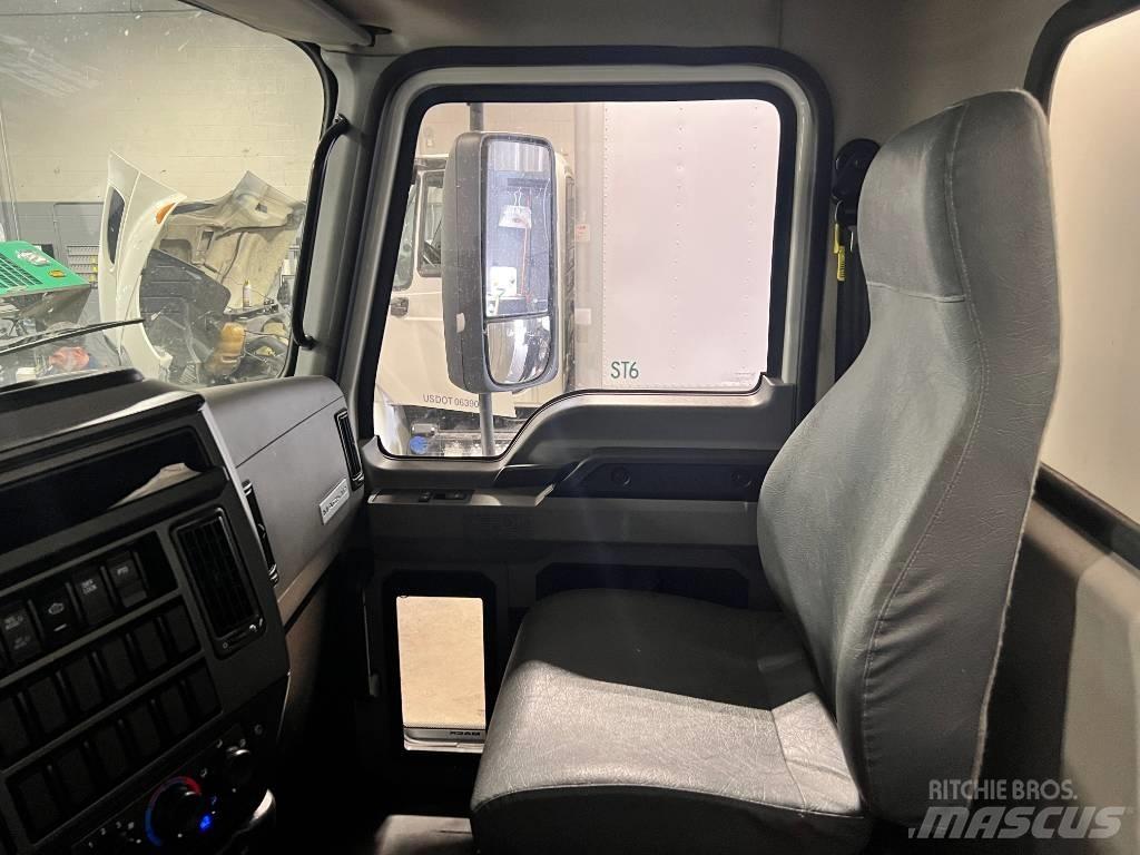 Mack MD 6 Skriňová nadstavba