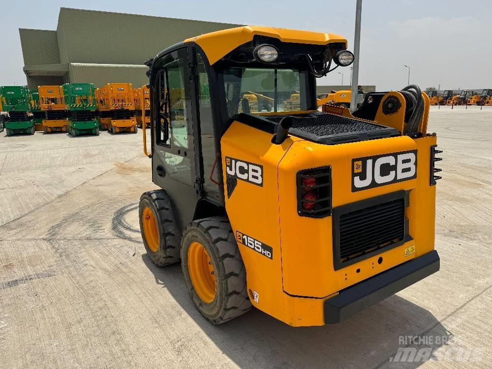 JCB 155 Šmykom riadené nakladače