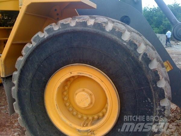 Volvo L180 Kolesové nakladače
