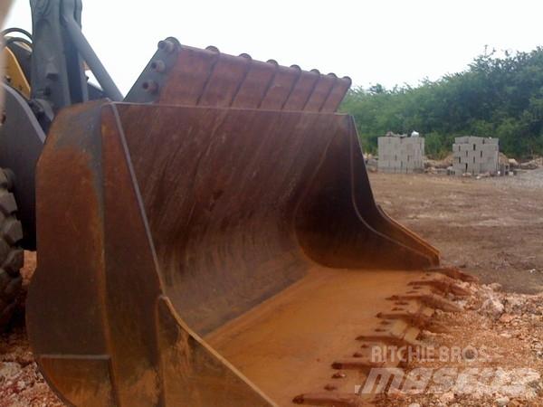Volvo L180 Kolesové nakladače