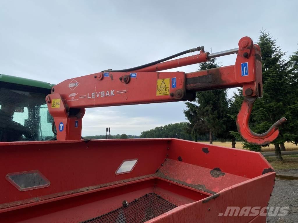 Kuhn M863 Rozmetadlá priemyselných hnojív