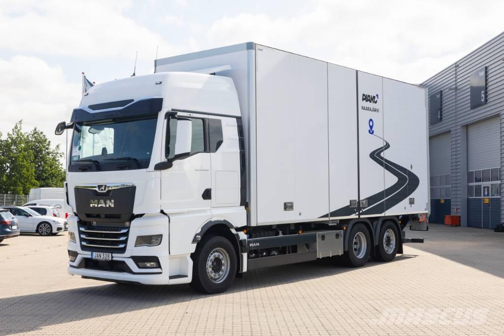 MAN TGX 26.520 6x2-4 Skriňová nadstavba