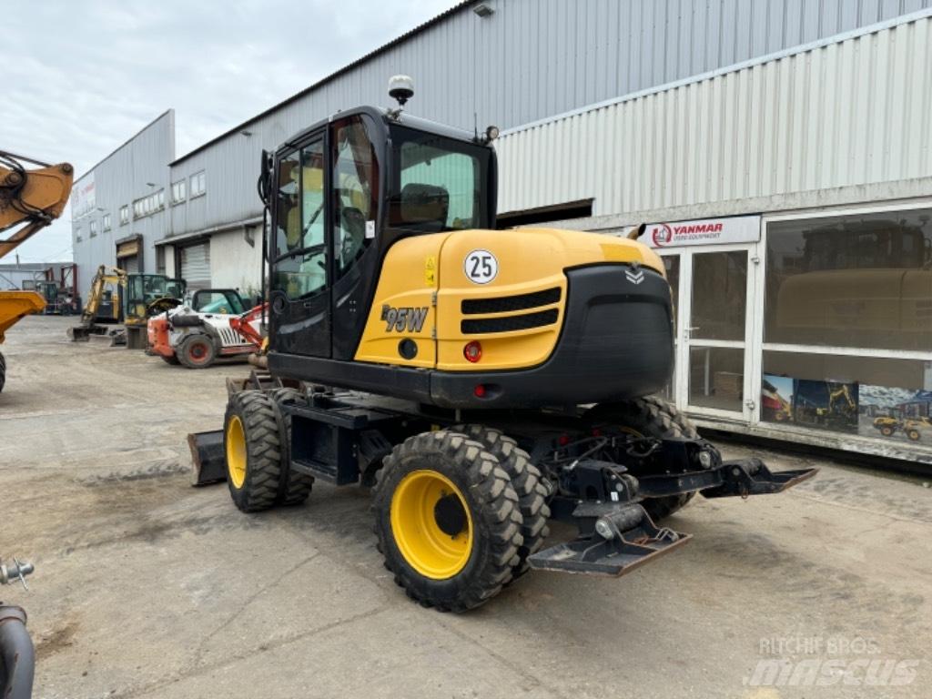 Yanmar B95W (40744) Kolesové rýpadlá
