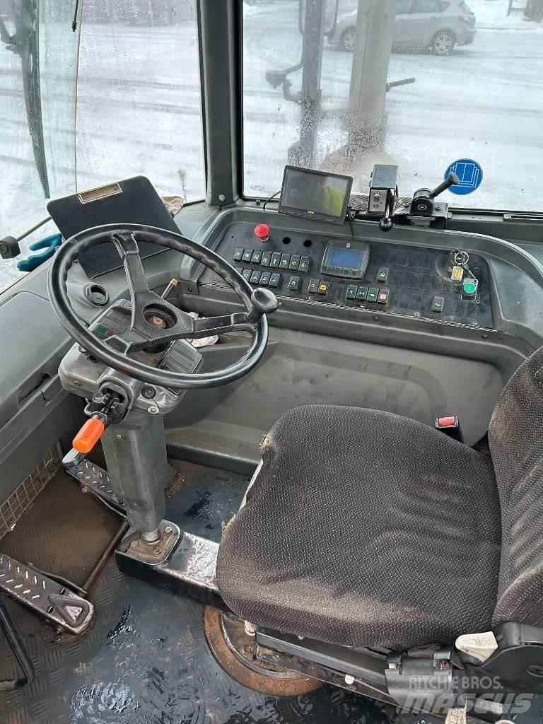 Kalmar TR618i Terminálový ťahač