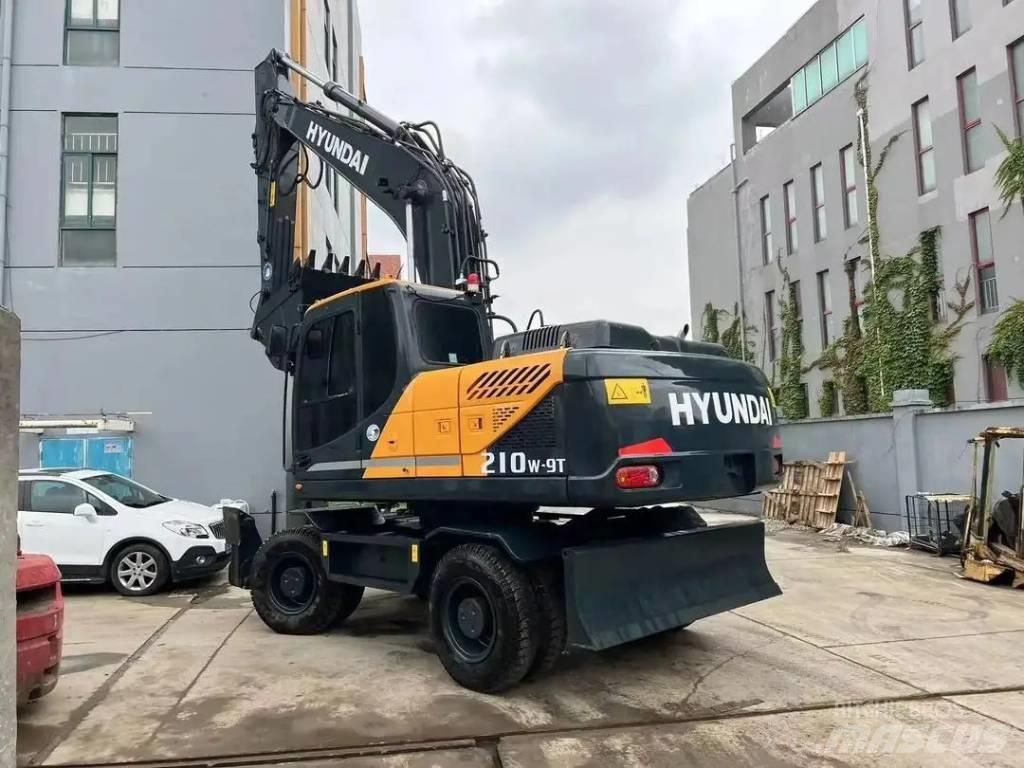 Hyundai R210W-9 Kolesové rýpadlá